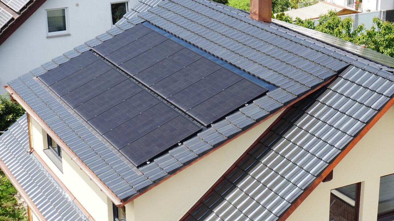 Die CREATON PV SMART-Anlage ist die ideale Wahl für freie, rechteckige Dachflächen.