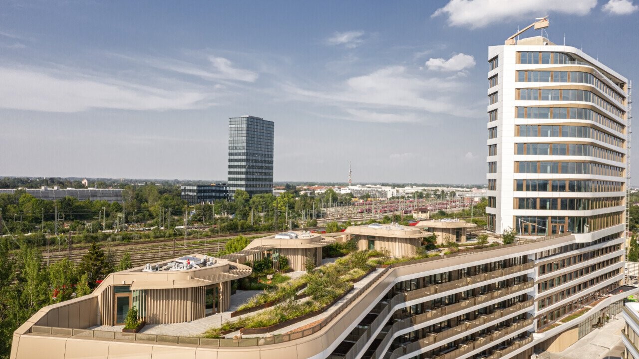 Reference residential and commercial building with roof terrace, NEO in Munich