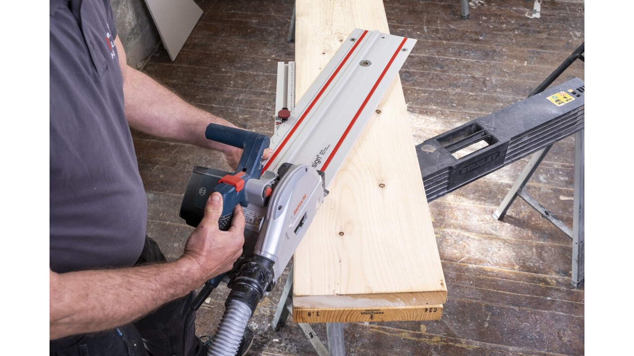 Leave your mitre saw at home. All you need is this angle cutter set.