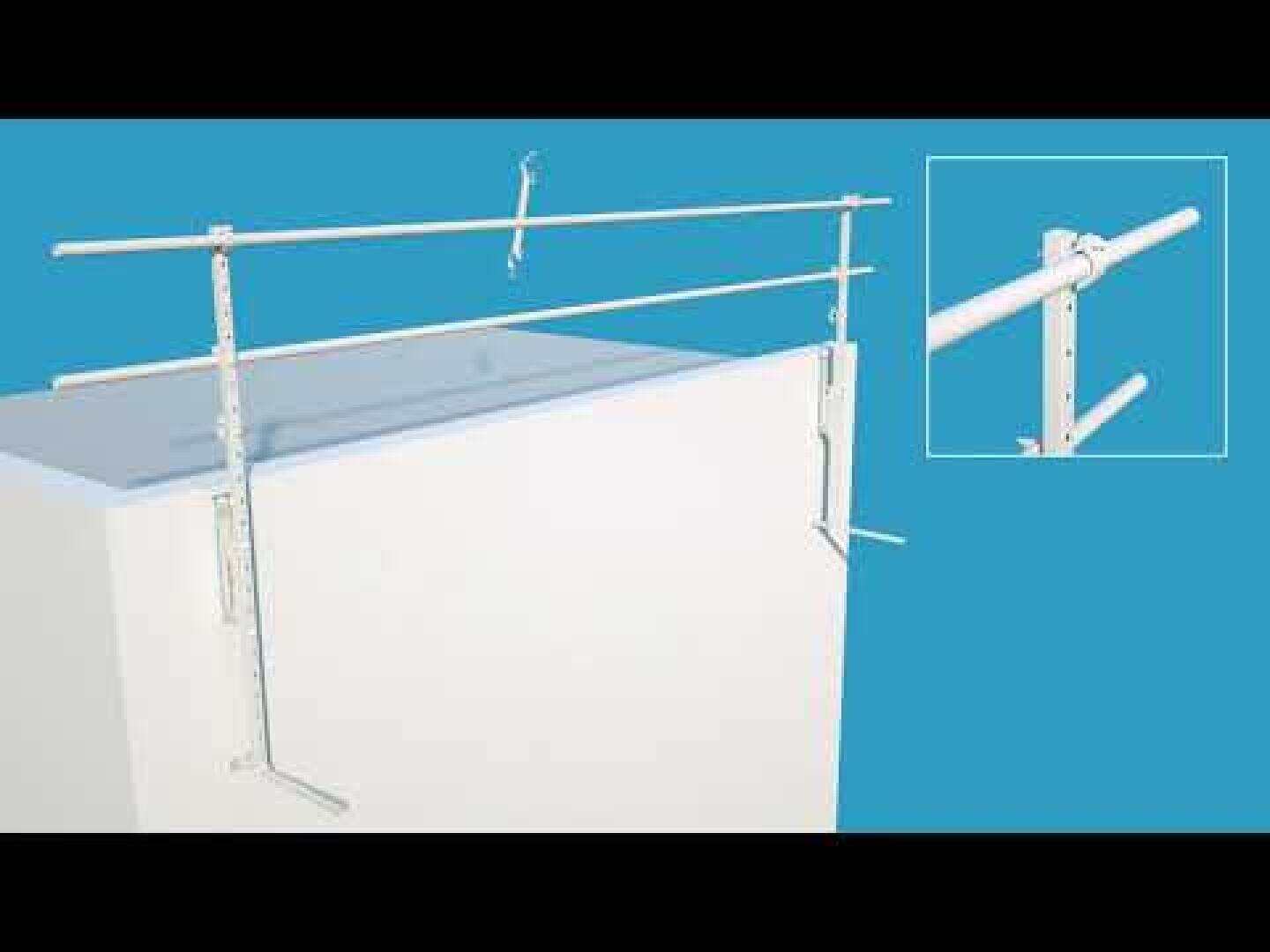 Abbildung eines provisorischen Sicherheitsgeländers aus Metall, das an der Kante eines Flachdachs befestigt ist. Ein Einschub zeigt eine Nahaufnahme des Verbindungsmechanismus zur Befestigung des Geländers. Der Hintergrund ist blau.