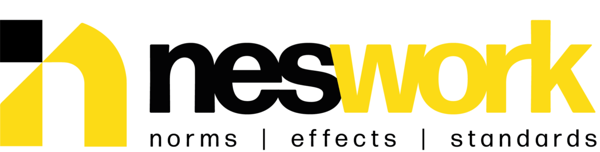 Logo mit einem fetten, stilisierten gelben und schwarzen n auf der linken Seite, gefolgt von dem Wort neswork in Schwarz und Gelb. Darunter stehen die Worte: Normen | Auswirkungen | Standards.