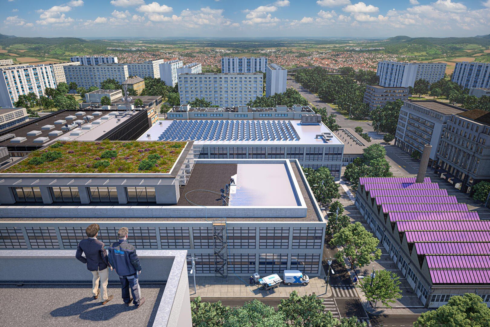 Zwei Personen in Anzügen stehen auf einem Dach und überblicken eine Stadtlandschaft mit begrünten Dächern, Sonnenkollektoren und modernen Gebäuden an einem sonnigen Tag. Das Stadtgebiet erstreckt sich bis in die Ferne mit Hügeln am Horizont.