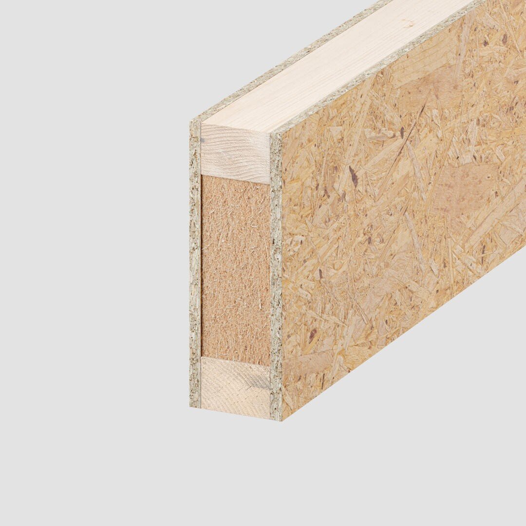 Die Nahaufnahme eines I-Trägers aus Holz zeigt seine Struktur: zwei parallele OSB-Flansche, die durch einen Steg aus Massivholz und OSB verbunden sind, alle mit einer hellen Holzoberfläche.