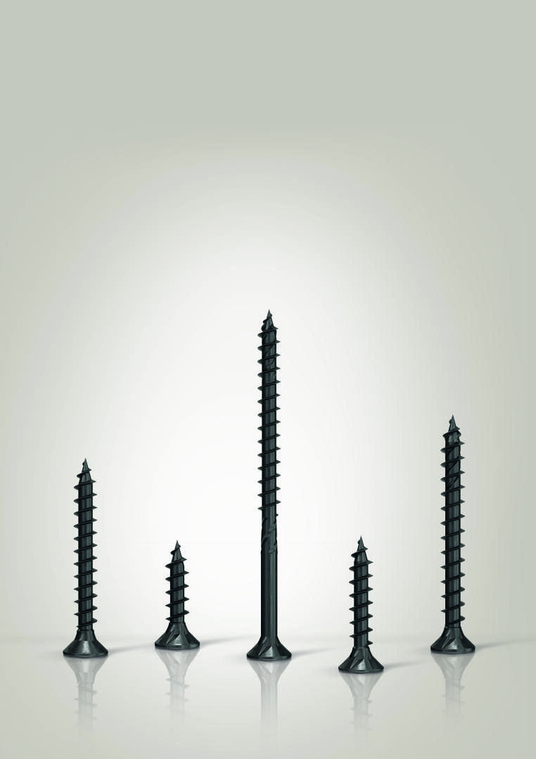 Fünf schwarze Schrauben unterschiedlicher Höhe sind aufrecht in einer Reihe auf einer glatten, hellen Oberfläche mit neutralgrauem Hintergrund angeordnet. Die höchste Schraube befindet sich in der Mitte.